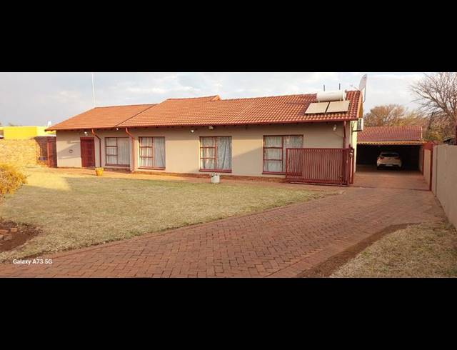 4 BEDROOM HOUSE FOR SALE IN KARENPARK